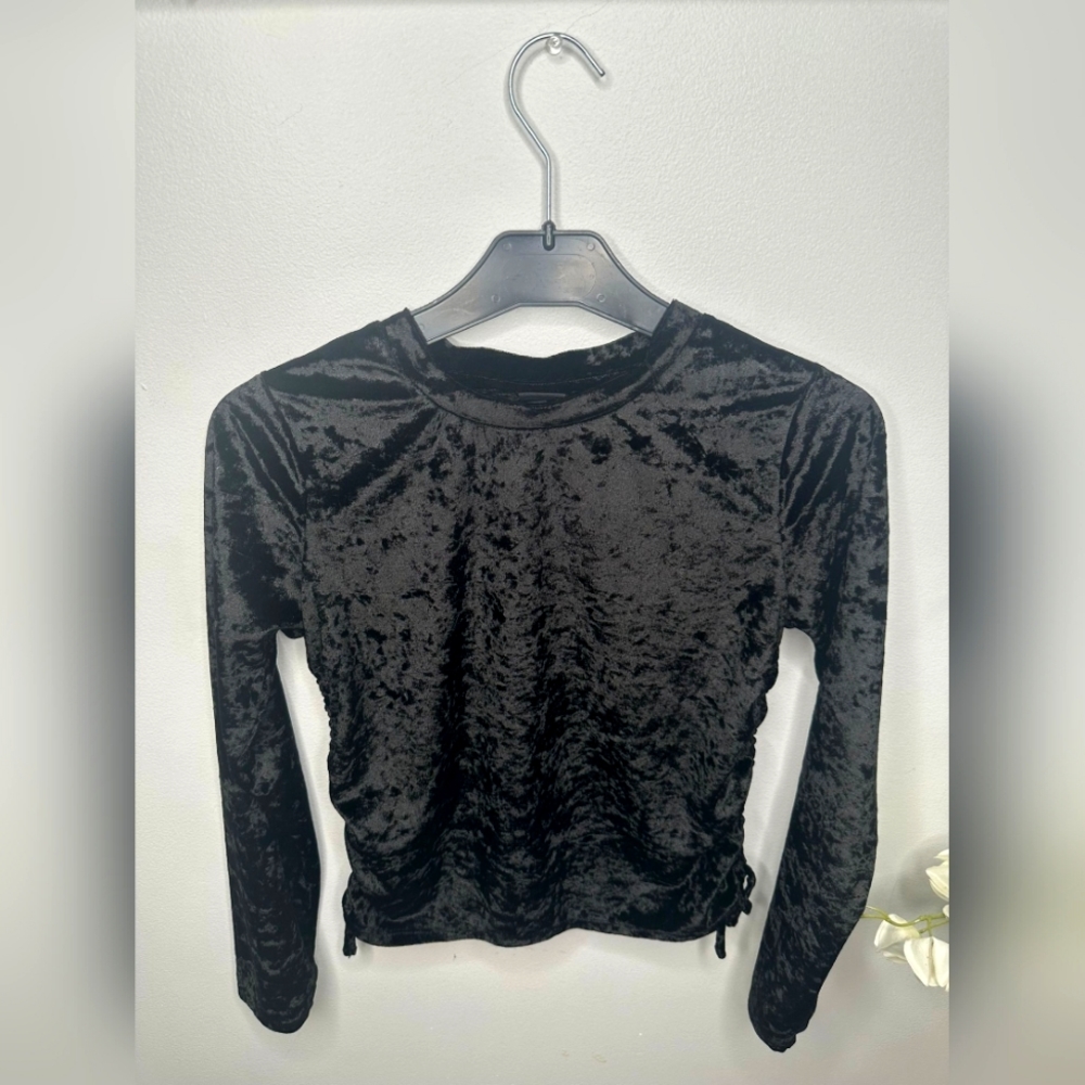 Black cashmere top